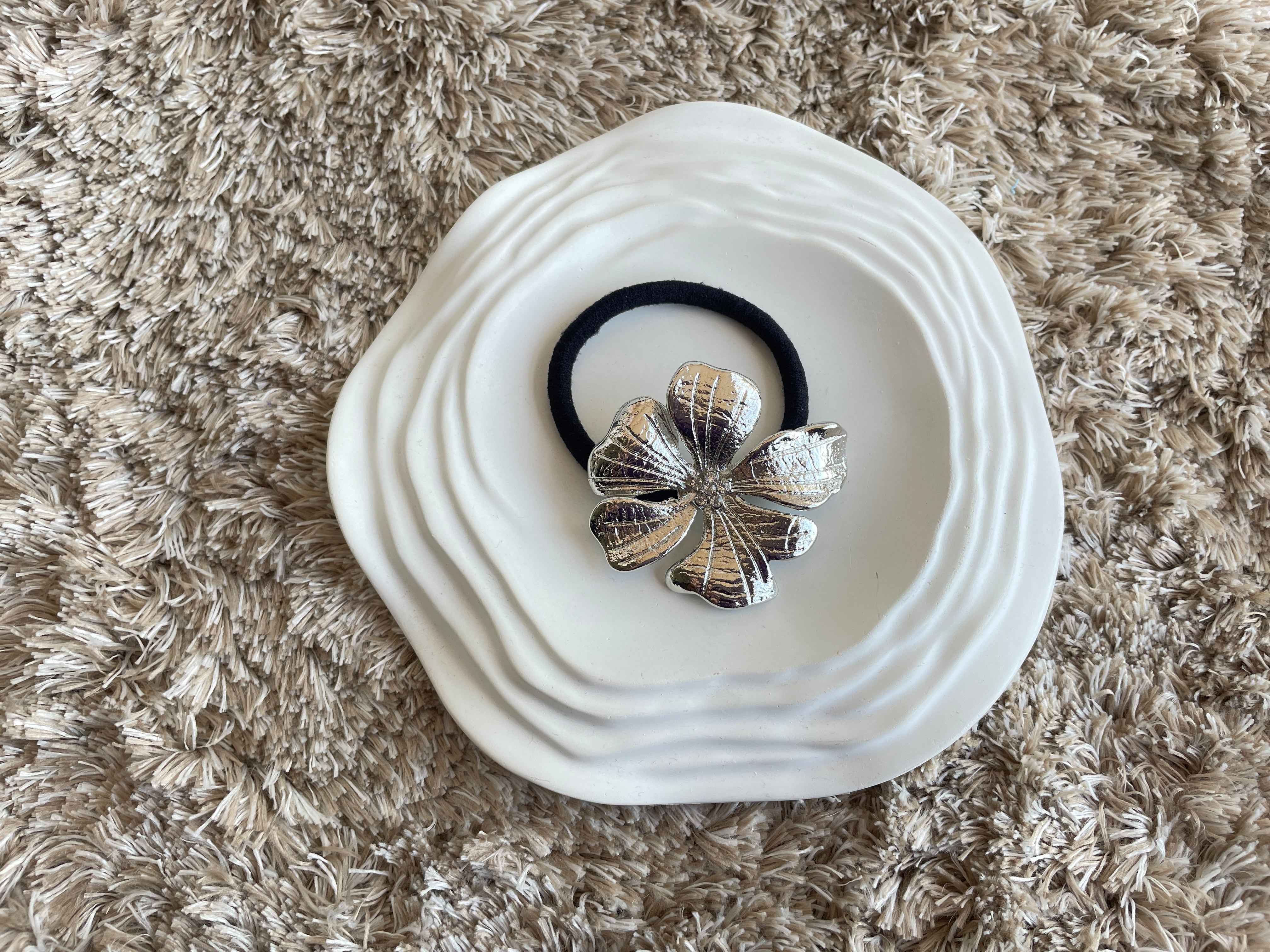 Miragge Flower Hair Cuff - Silver – Hair Accessory