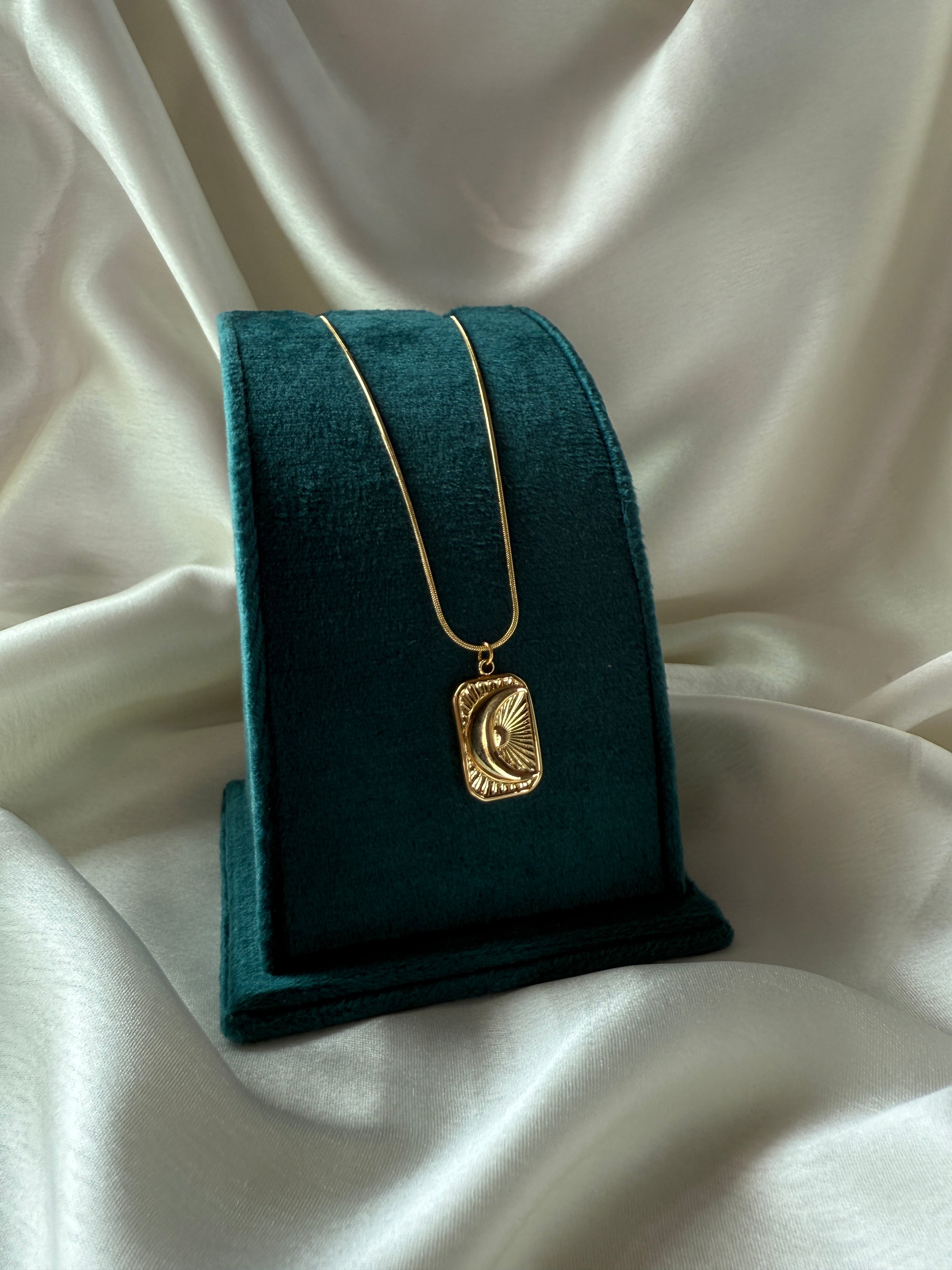 Crescent Neckchain