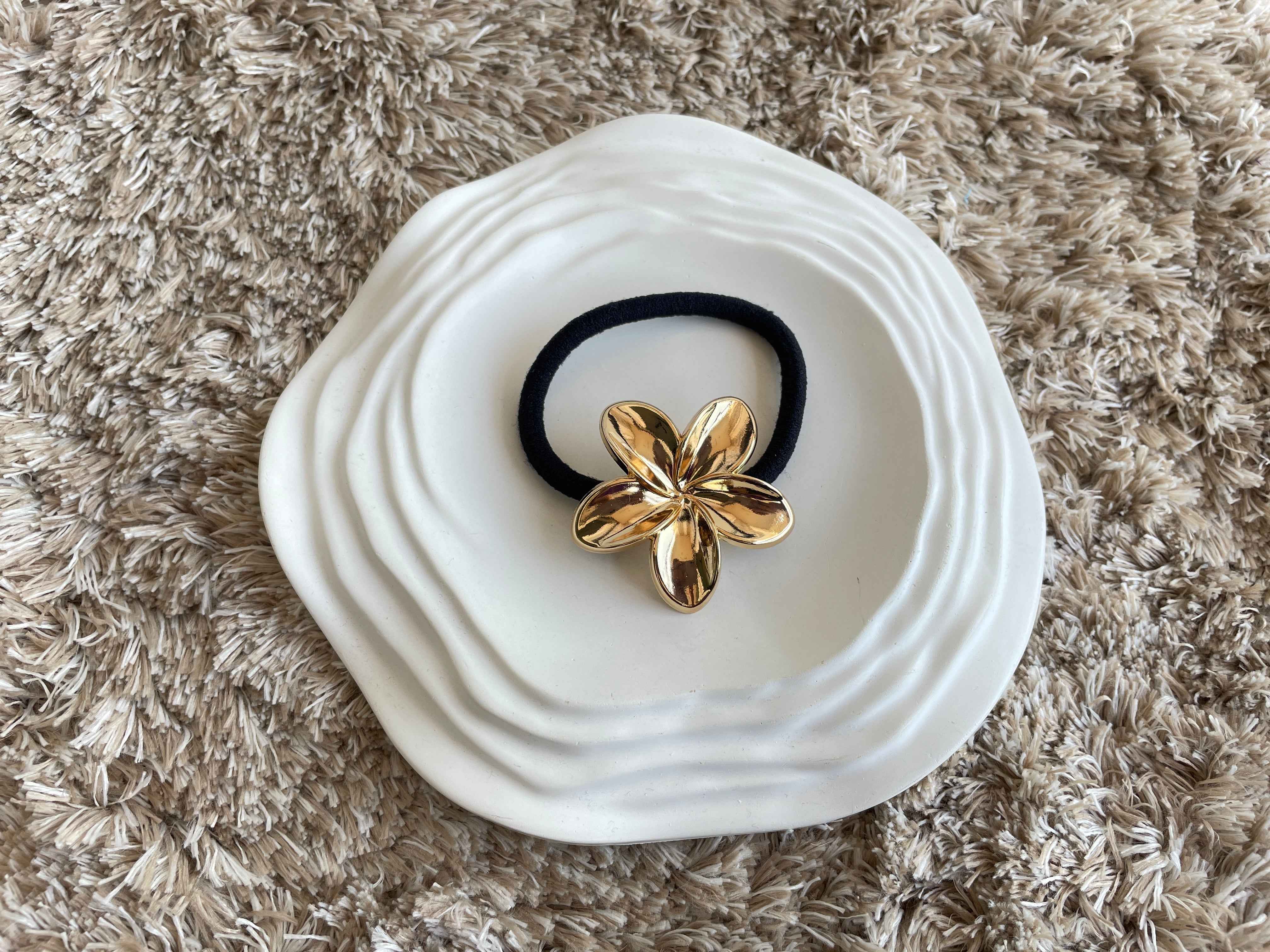 Miragge Flora Hair Cuff - Gold – Hair Accessory