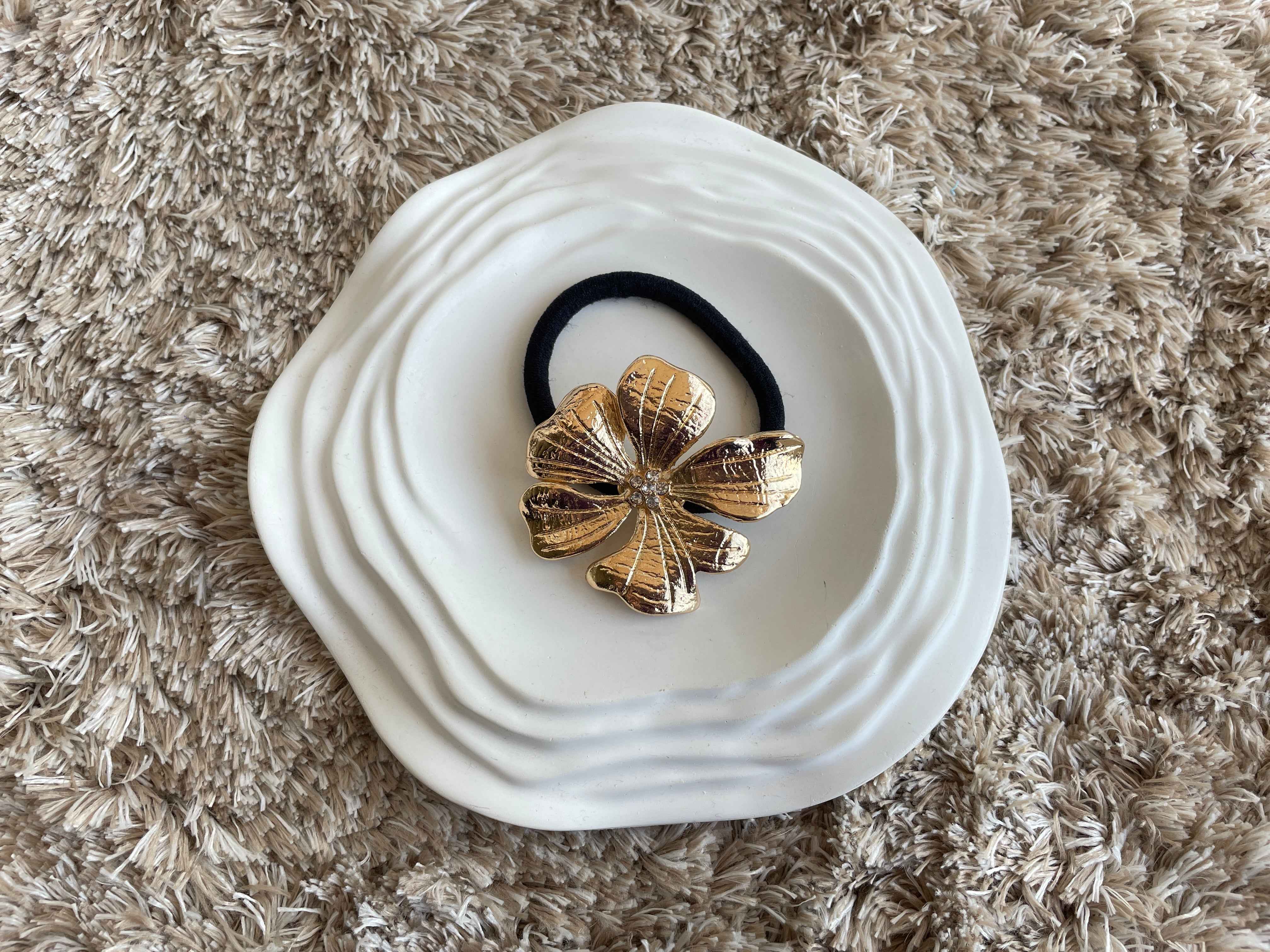 Miragge Flower Hair Cuff - Gold – Hair Accessory