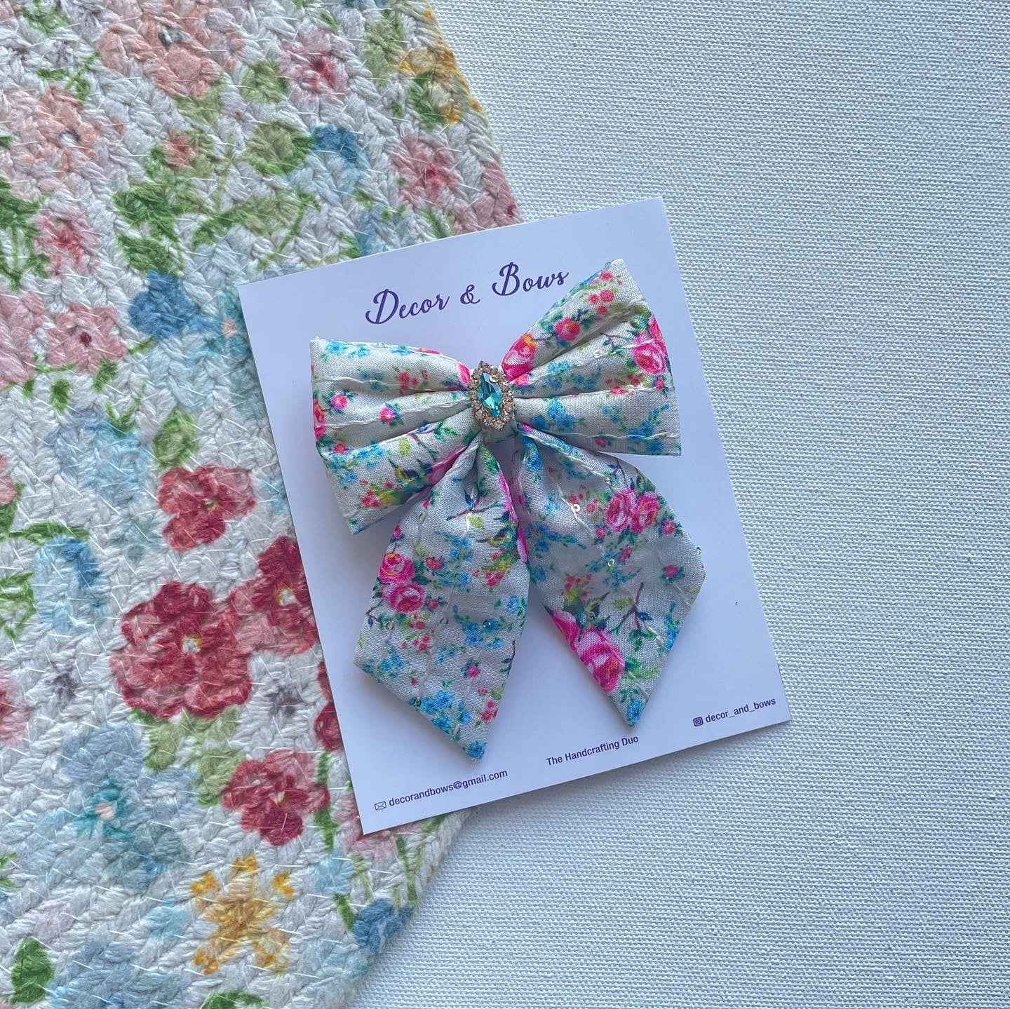 Miragge Elsa Puff Tail Bow – Hair Accessory