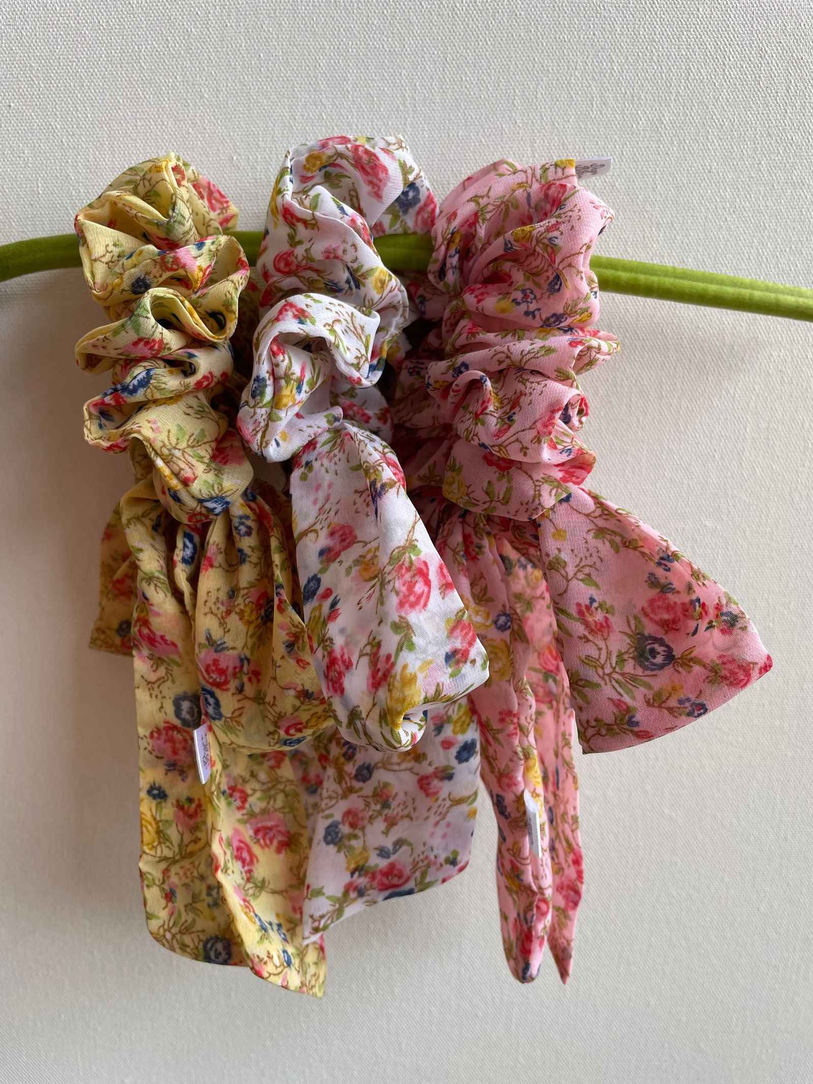 SUNRISE - BOW KNOT SCRUNCHIE
